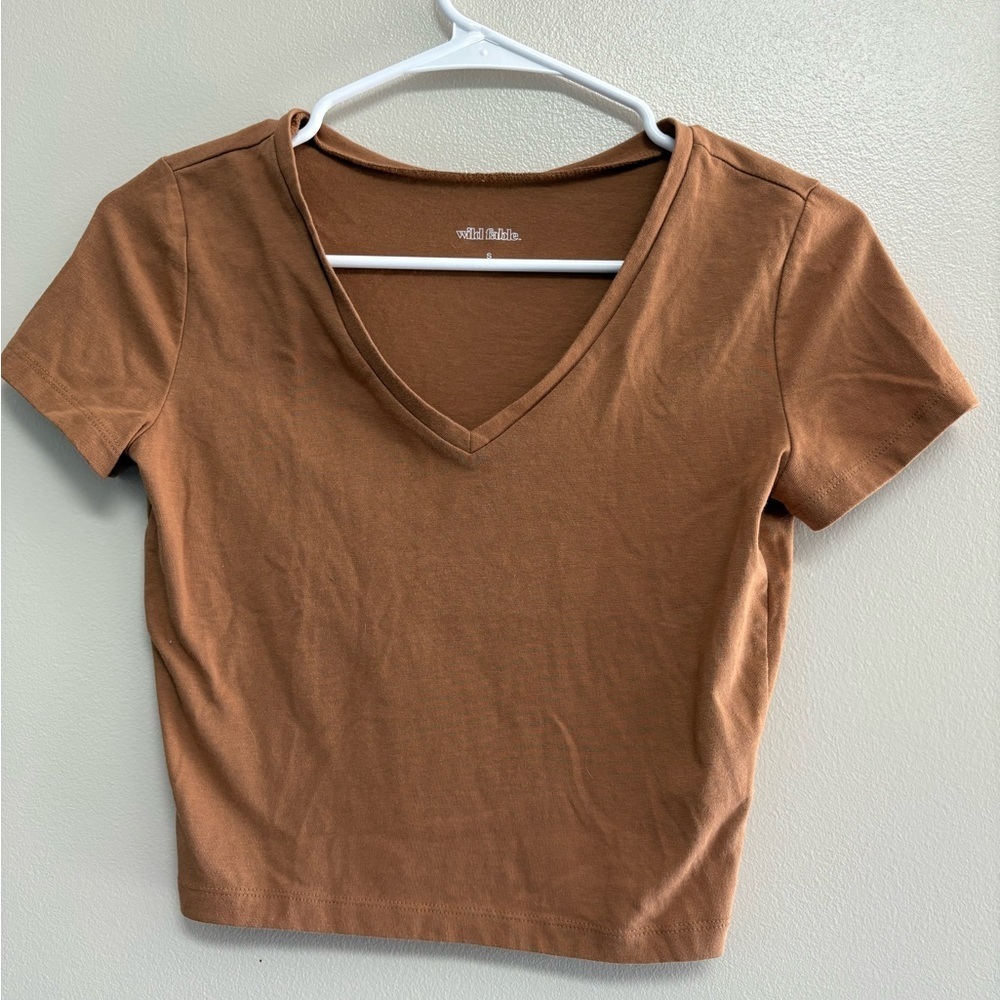 Wild Fable Tan V-Neck Short Sleeve Tee